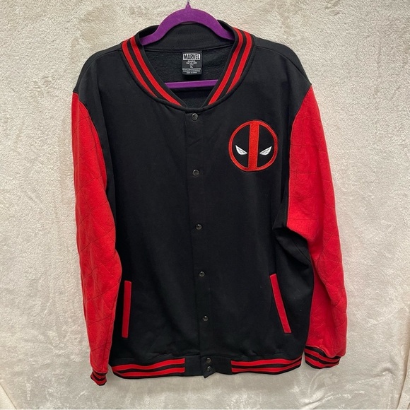 Marvel Deadpool Letterman jacket Red And Black men’s XL - Picture 8 of 8